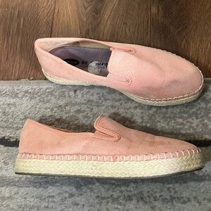 Dr. Scholl’s “Far Out” faux suede espadrille flats, 7M